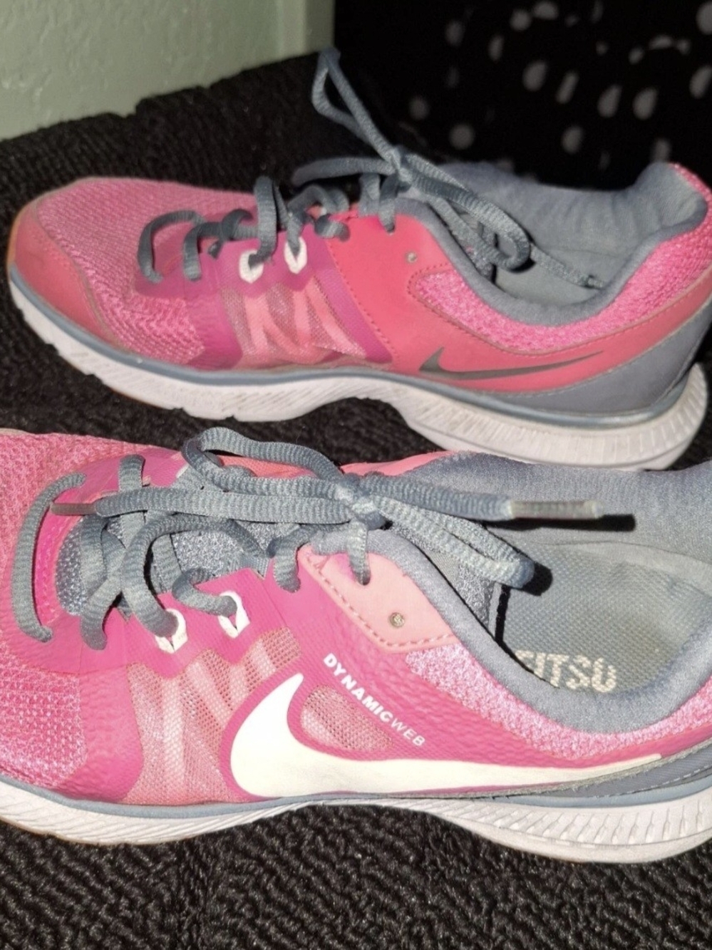 Nike Air Zoom Women’s Pink and Gray DynamicWeb Running Sneakers